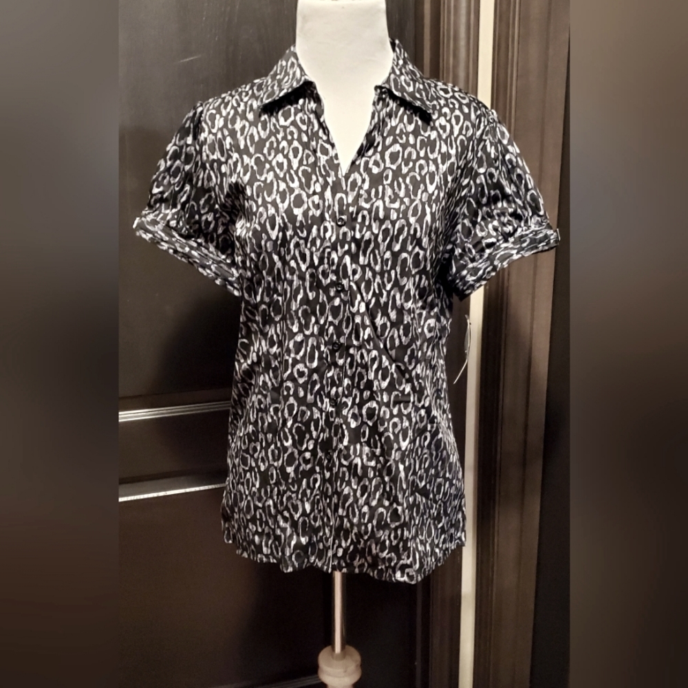 NWT Women's Apt 9 leopard blouse